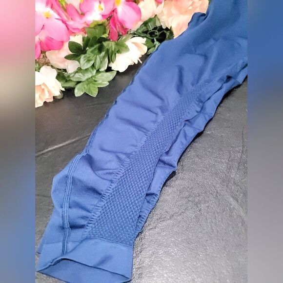NWT Four Laps Aero Seamless Leggings 25" - Picture 2 of 8